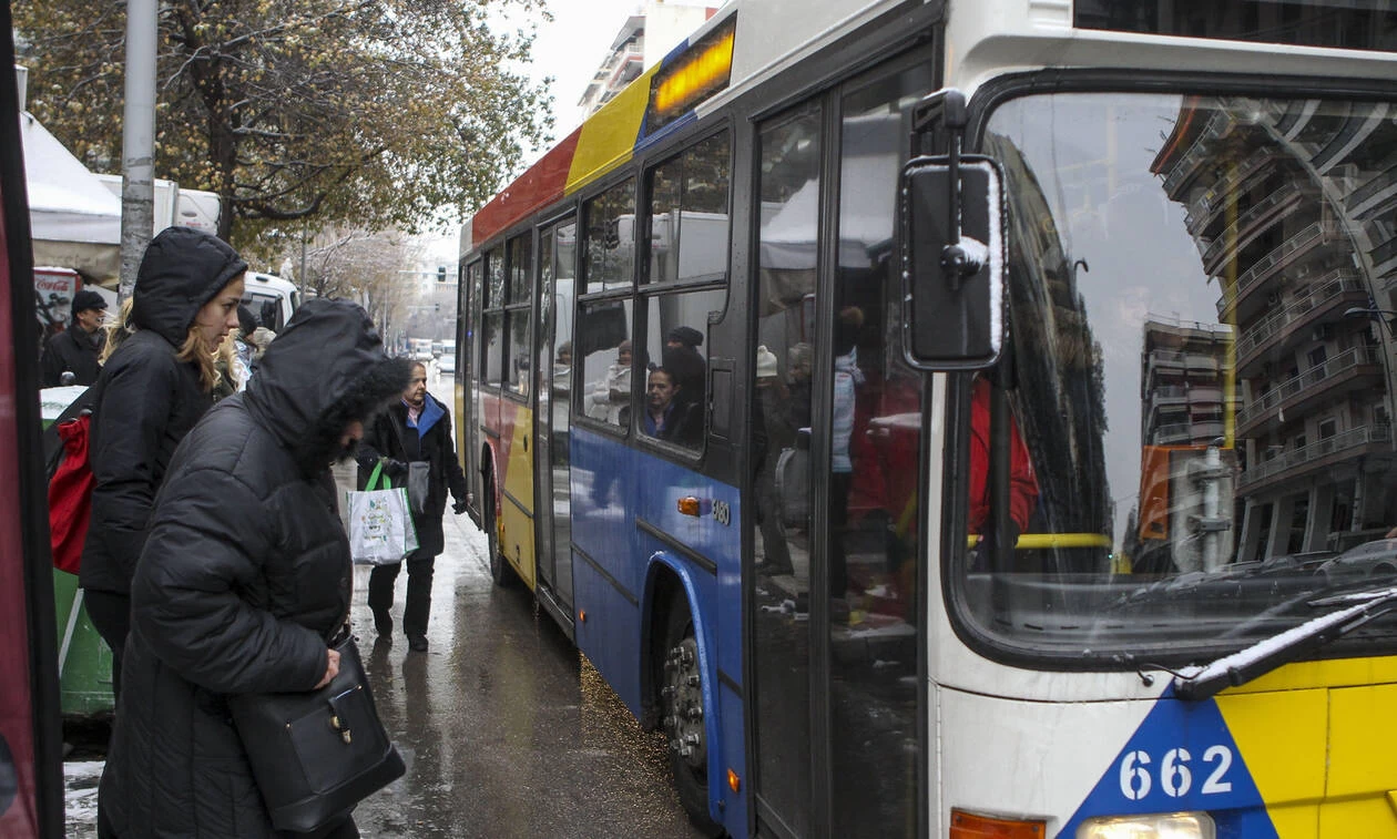 Δείτε τι μετέφερε γυναίκα με λεωφορείο του ΟΑΣΘ – Κόντεψαν να λιποθυμήσουν από τη μυρωδιά οι επιβάτες (εικόνες)
